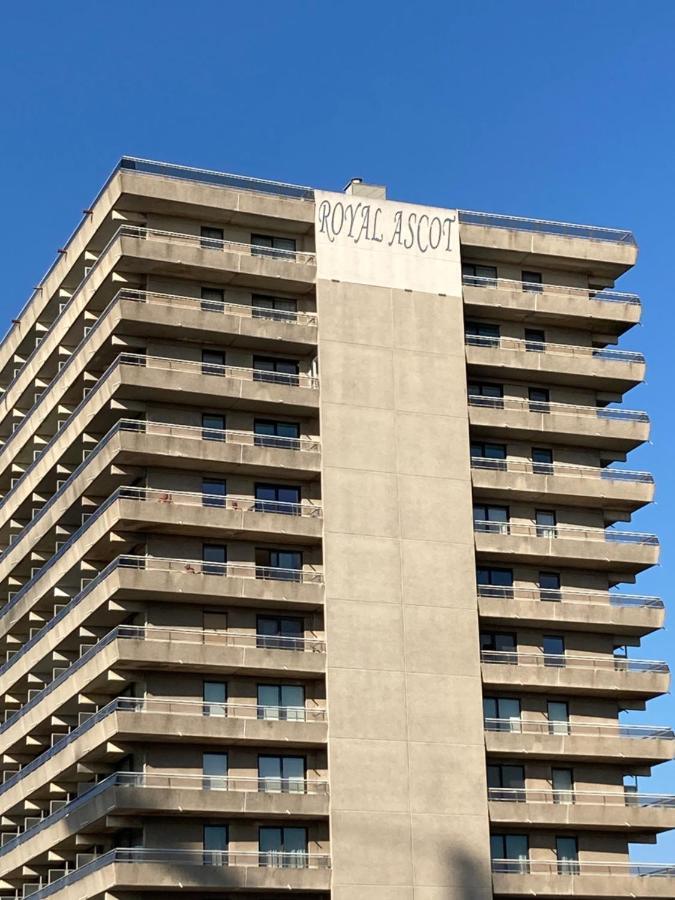 Tiny Apt W/ Balcony And Seaview, Even Out Of Your Bed ! Oostende Eksteriør billede