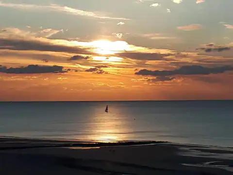 Tiny Apt W/ Balcony And Seaview, Even Out Of Your Bed ! Oostende Eksteriør billede